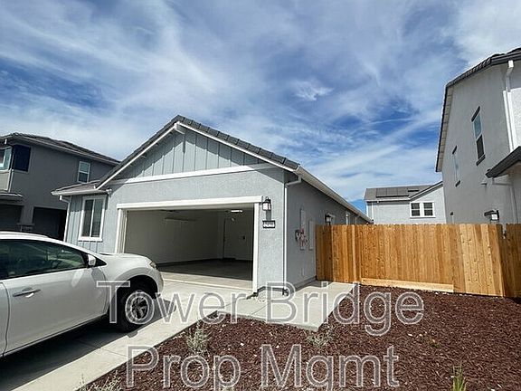 2nd image of 2456 Spotfin St