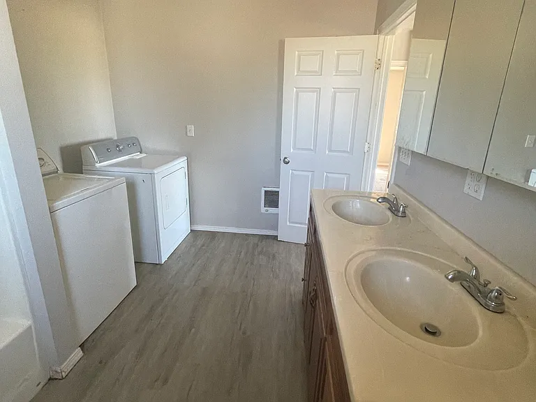1112 S Yew St #A — Photo 7