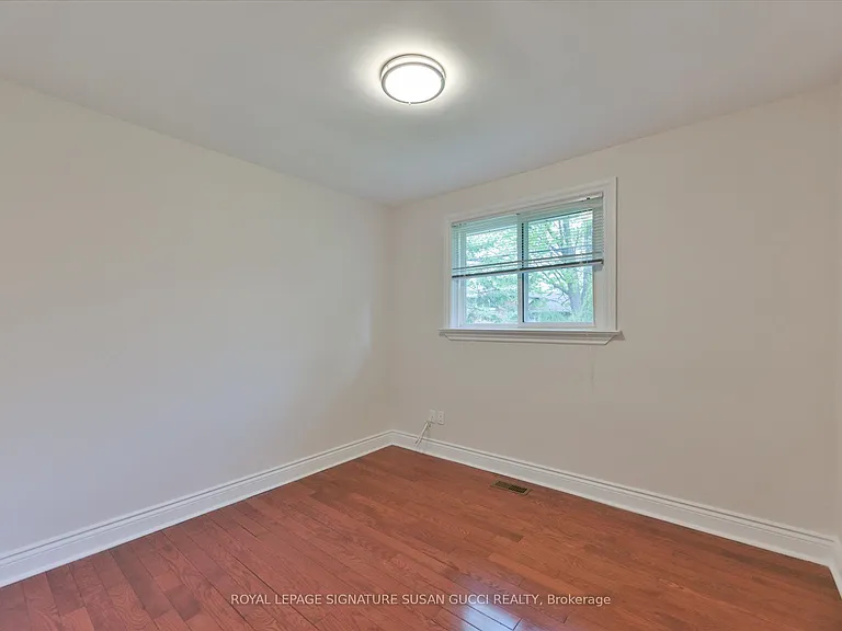 30 Shaunavon Heights Cres — Photo 16