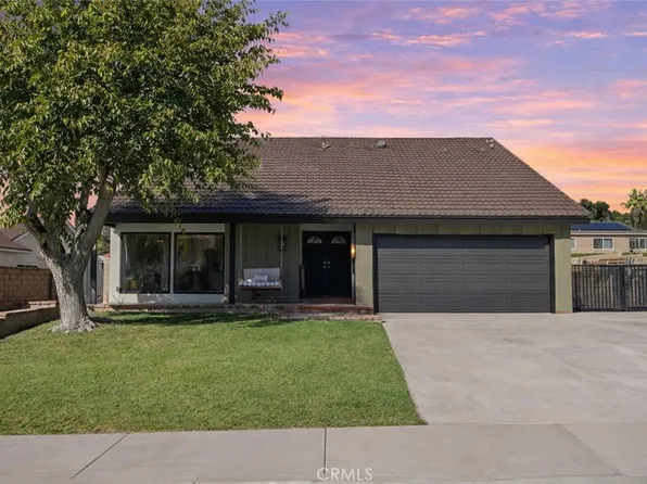 28975 Lotusgarden Dr, Santa Clarita, CA 91387