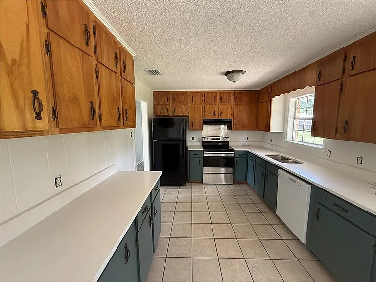 7662 Simmons Dr — Photo 5