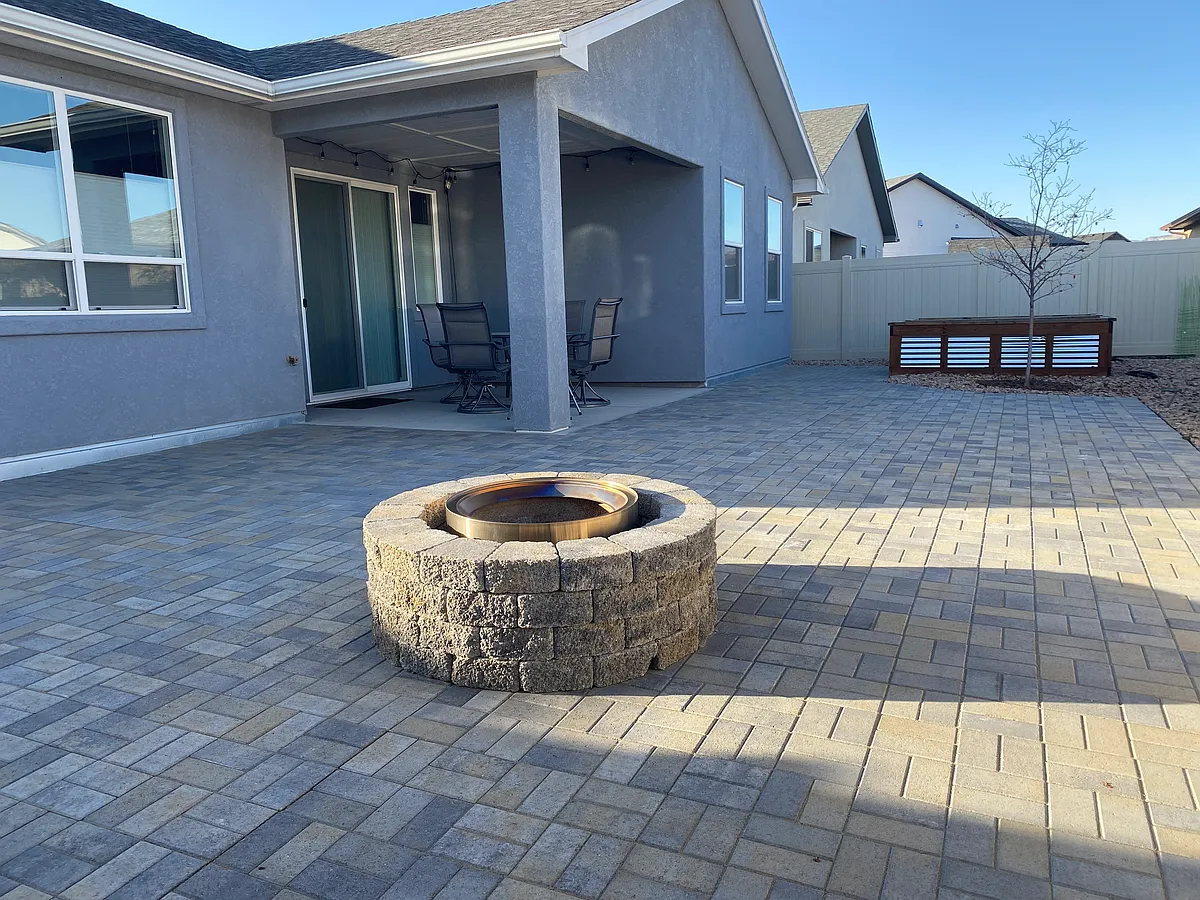 Building Photo - 674 Anela Ln