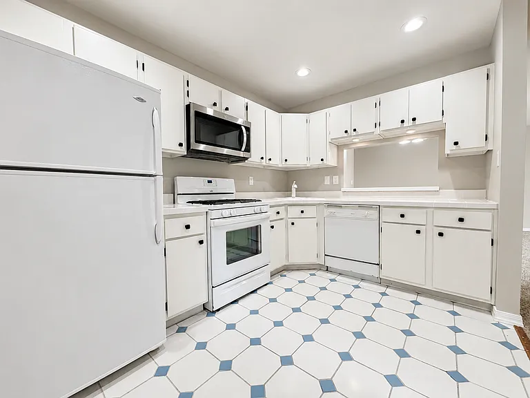 17 Barberry Ct — Photo 6
