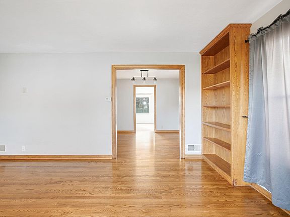 4th image of 716 Marquette Ave