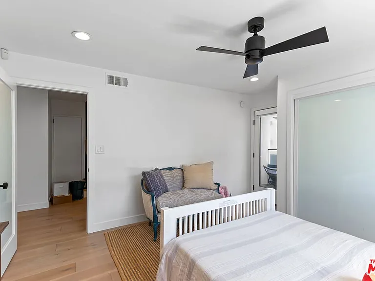 4606 Roma Ct — Photo 38