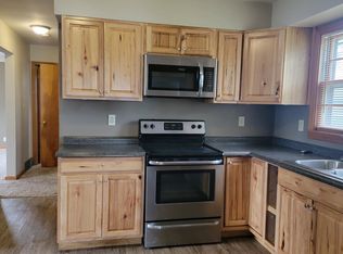 1016 29th St NE, Cedar Rapids, IA 52402