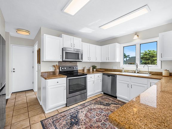 3rd image of 272 Hololani St