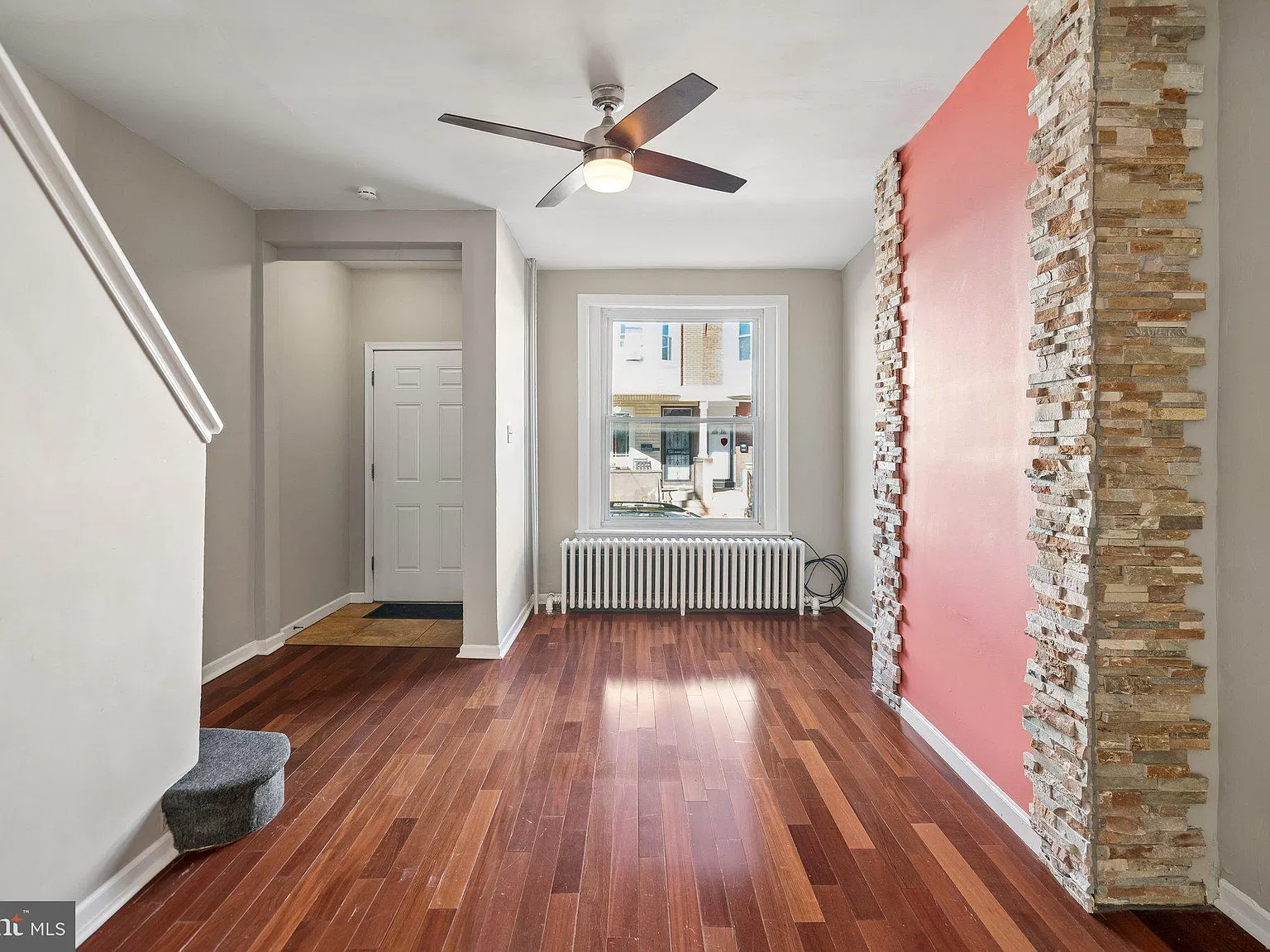 3 bed, 1.0 bath, 1568 sqft, $1,650 — Photo 1