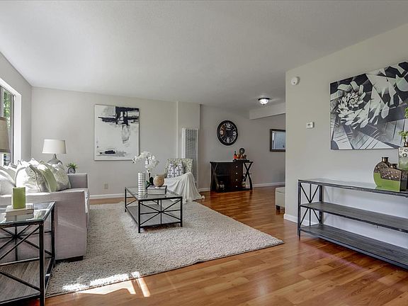 5th image of 1884 Messina Dr
