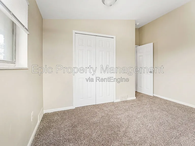 Cavalier Manor — Photo 27
