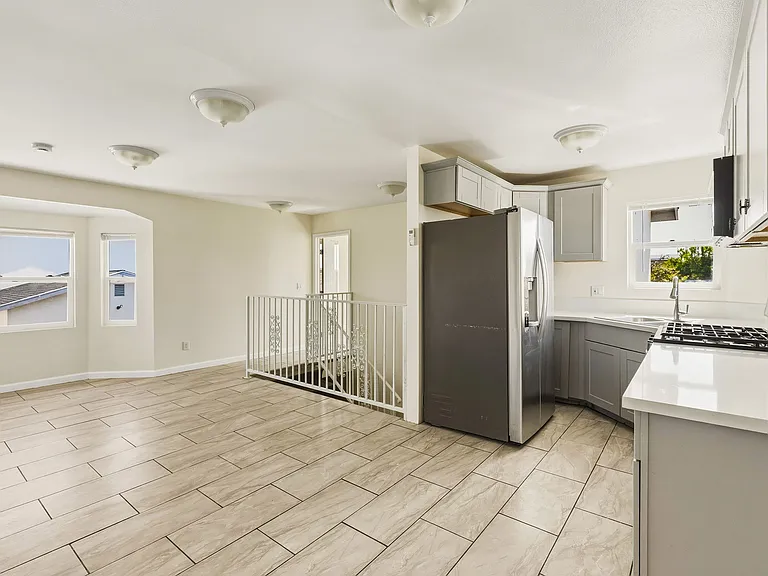 10909 S Burin Ave — Photo 7