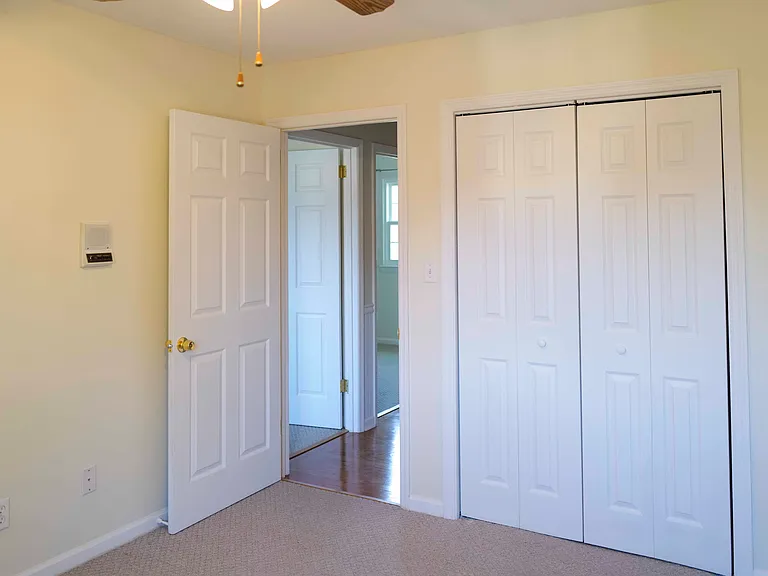 8693 Arbutus Dr — Photo 32
