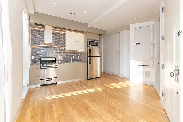 Rented by Hagstrom Management Inc | media 11