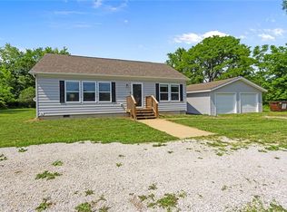 21921 S River Ridge Rd, Peculiar, MO 64078