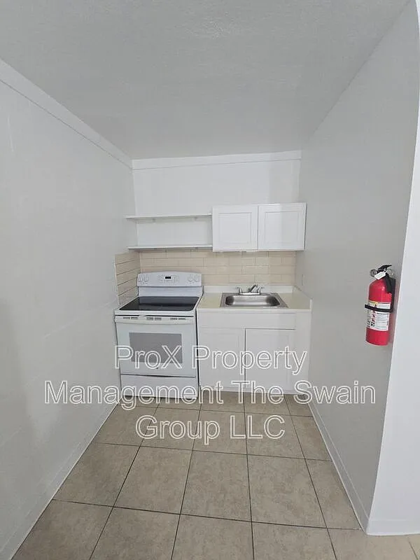 218 Florida Ave — Photo 4