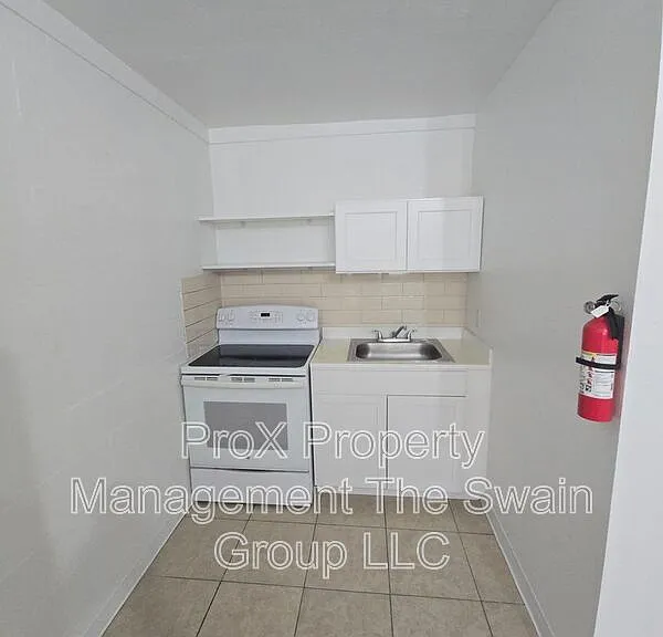 218 Florida Ave #8 — Photo 3