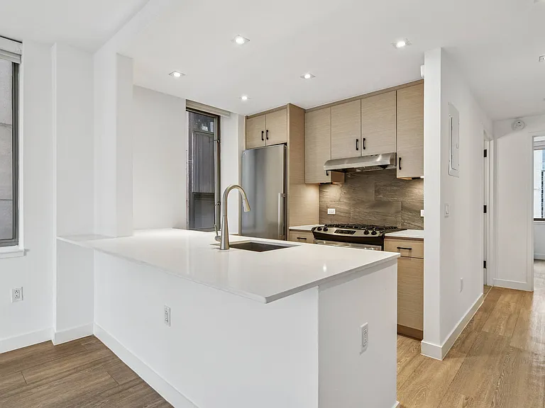 15 Cliff — Photo 26