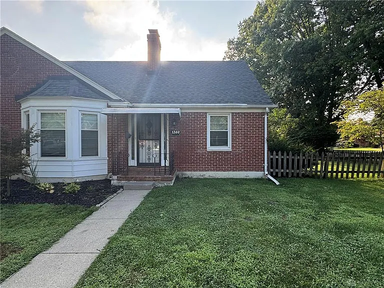 1260 Delaine Ave — Photo 1