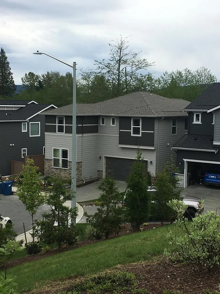 5 bed, 3242 sqft, $4,250 — Photo 1