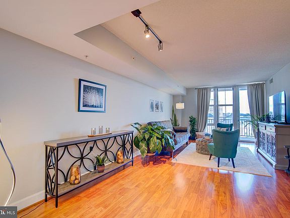 5th image of 11800 Sunset Hills Rd Unit 823