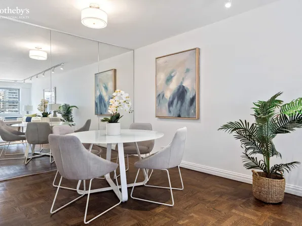 300 East 71st Street 7O image 3 of 12