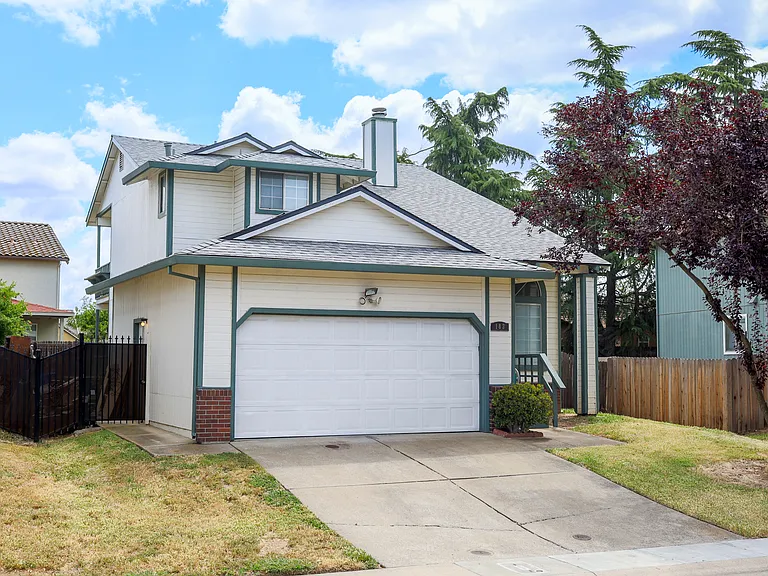 183 Creekside Cir — Photo 1