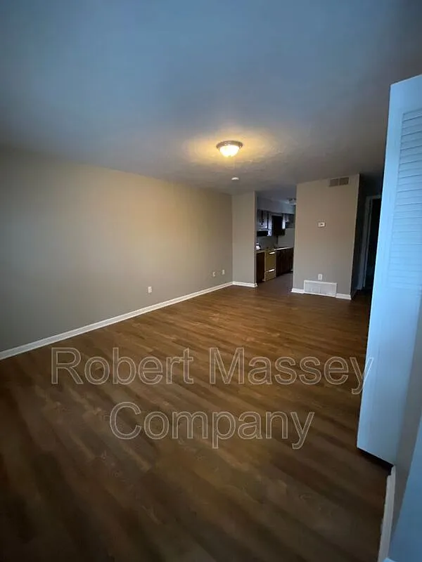 Studio, 1.0 bath, 500 sqft, $850 — Photo 2