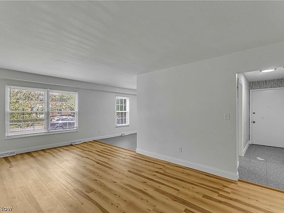 3rd image of 3279 Warrensville Center Rd APT 15D