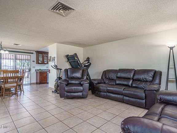 3rd image of 7133 W INDIANOLA Avenue