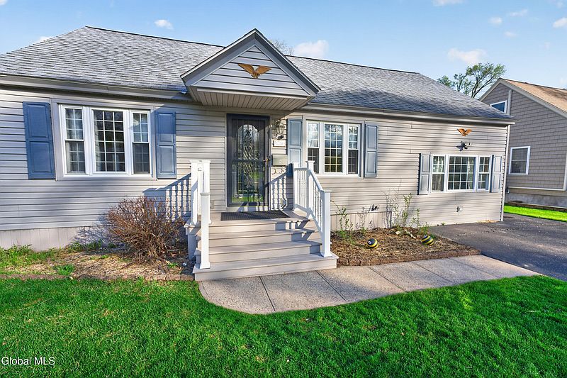 3rd image of 1038 Dudley Road