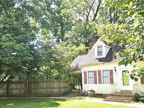 2nd image of 2883 S Illinois Ave