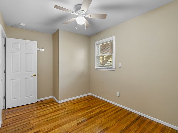 5th image of 208 Clermont Pl #2