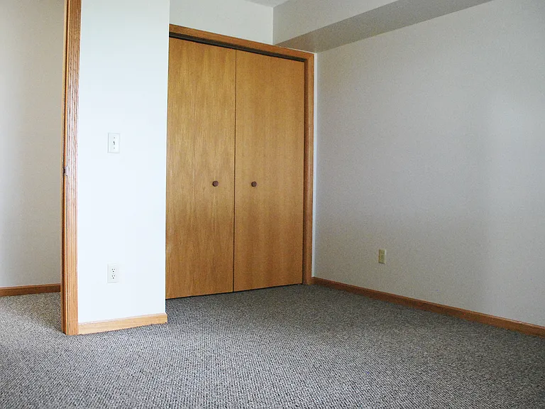 Viking Terrace Apartments — Photo 23