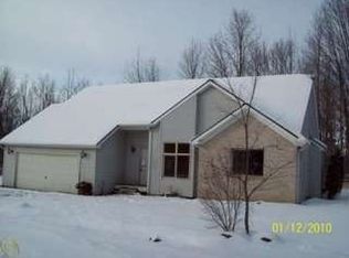 4473 Mack Rd, Howell, MI 48855
