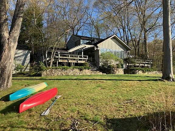 3rd image of 182 Barlow Mountain Rd