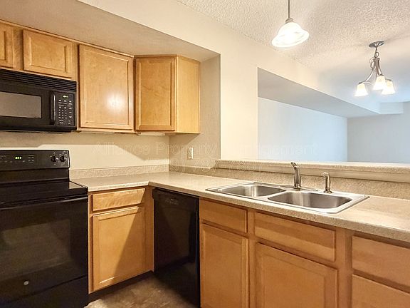 5th image of 2486 Astrozon Cir