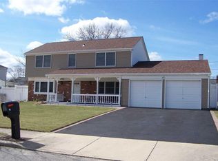 12 Tallow Ln, Lake Grove, NY 11755