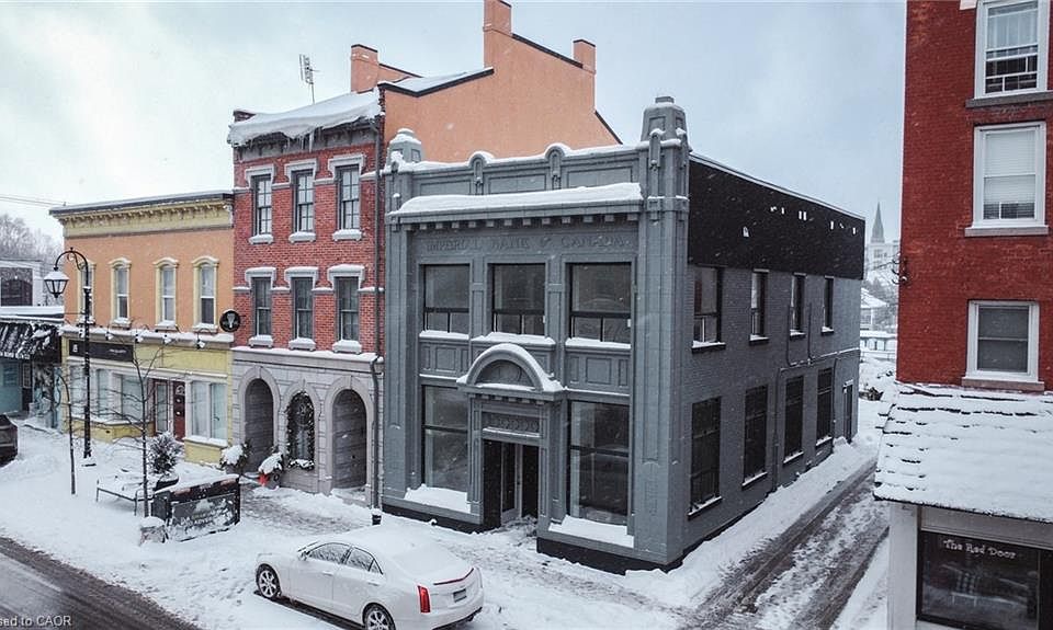 1st image of 47 Front St N