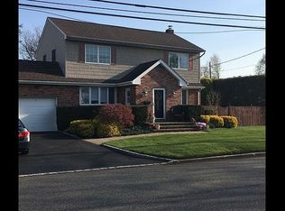 25 Eldridge St, East Northport, NY 11731