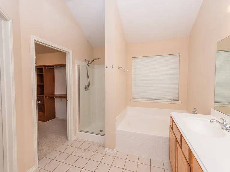 4184 Capstone Dr — Photo 6