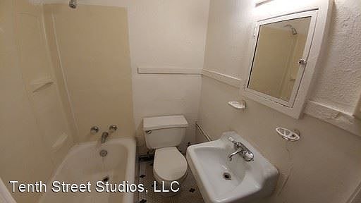 3rd image of 923 Douglas St #8683264