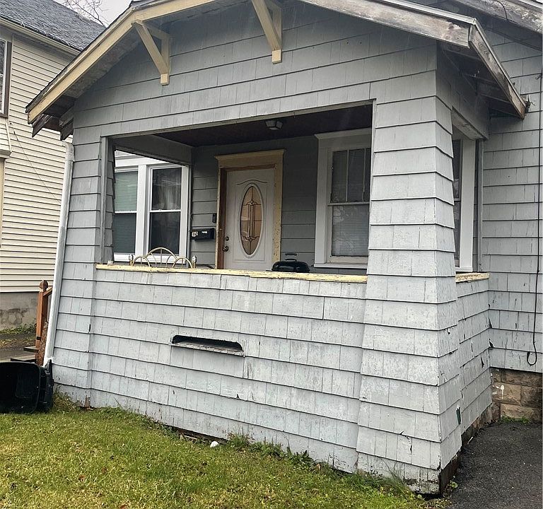 1st image of 127 Bishop Ave