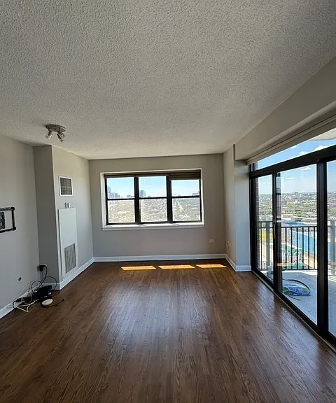 1529 S State St #15H — Photo 11