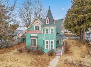 630 8th Ave, Baraboo, WI 53913