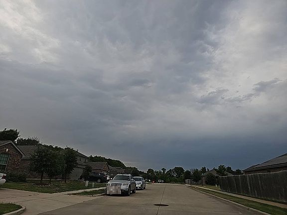 4th image of 2911 Kyle St