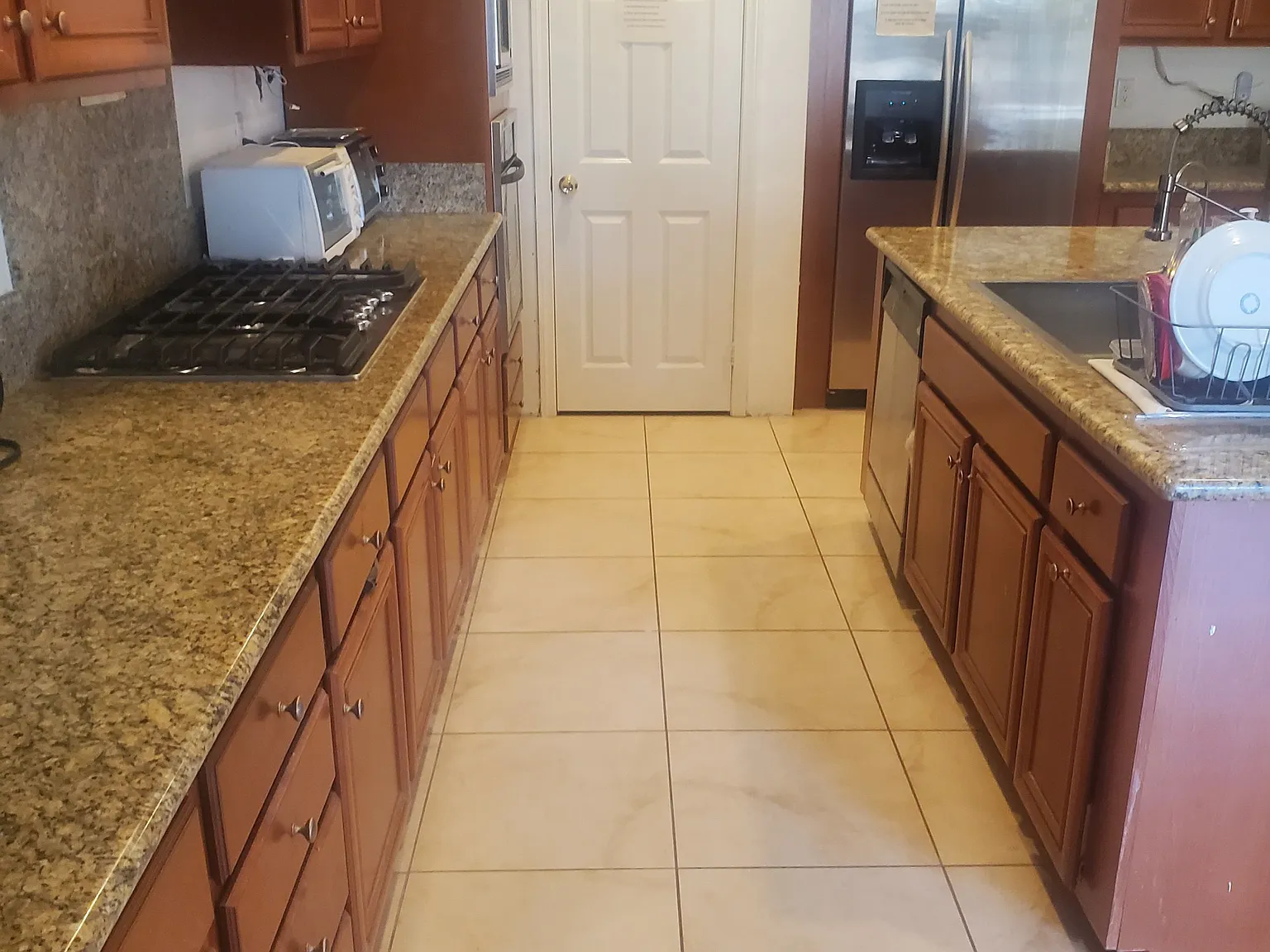 6 bed, 4800 sqft, $1,199 — Photo 2