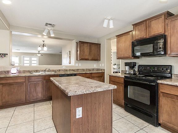 3rd image of 1219 W Wilson Ave