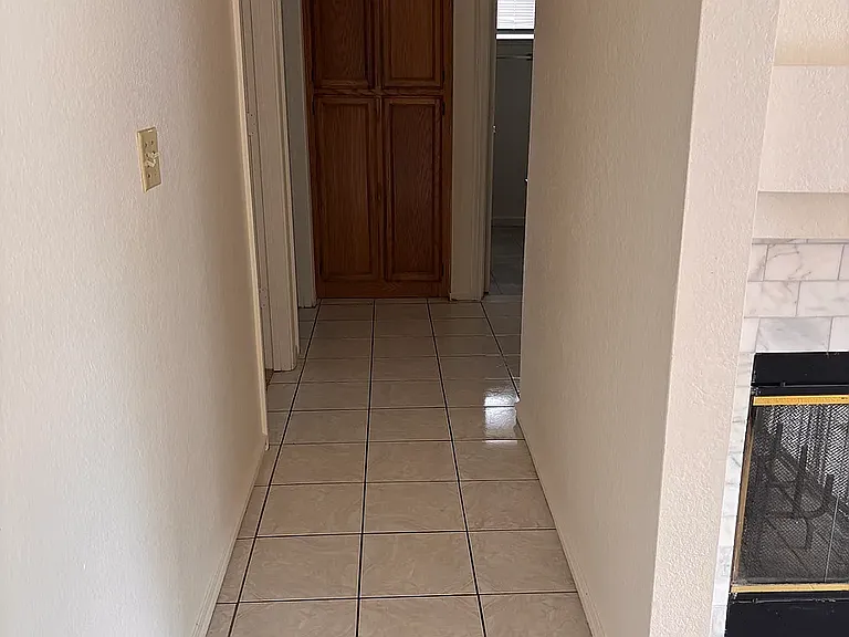 7170 Cloverleaf Way — Photo 4