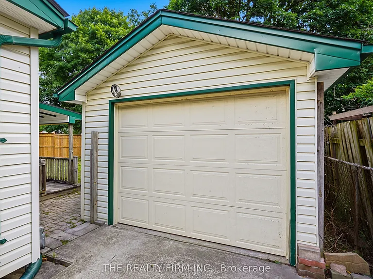 45 Amy Cres — Photo 33