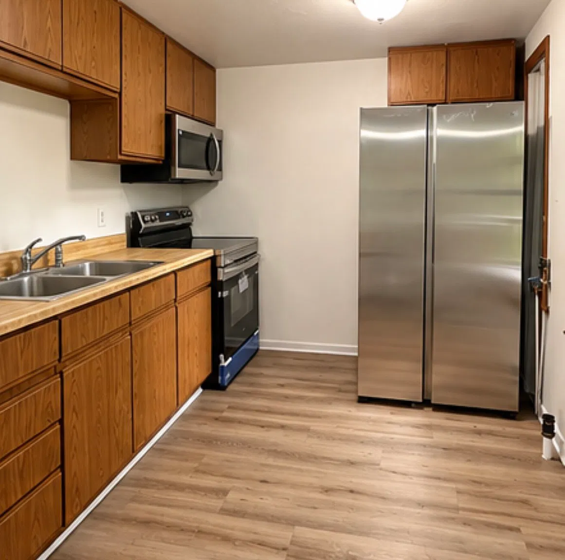 3 bed, 850 sqft, $1,300 — Photo 2